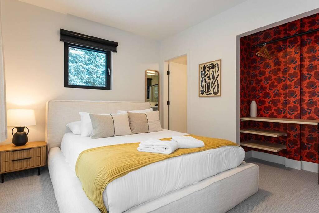 Tally Ho By Revelstoke Vacations Екстер'єр фото