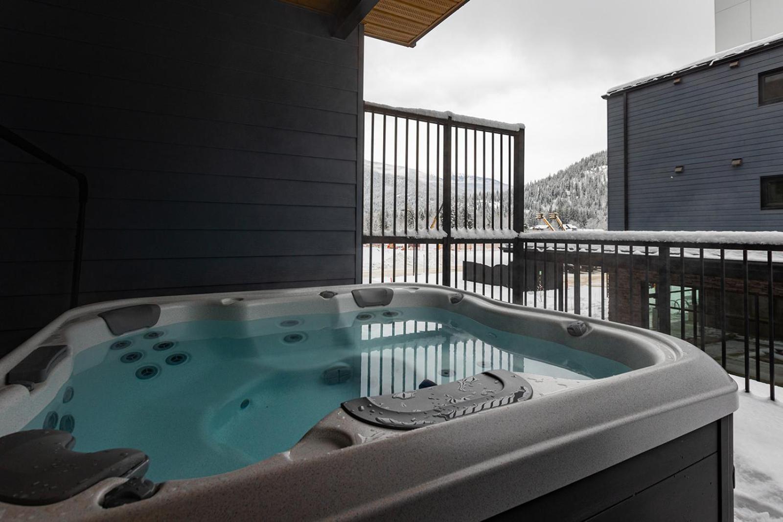 Tally Ho By Revelstoke Vacations Екстер'єр фото