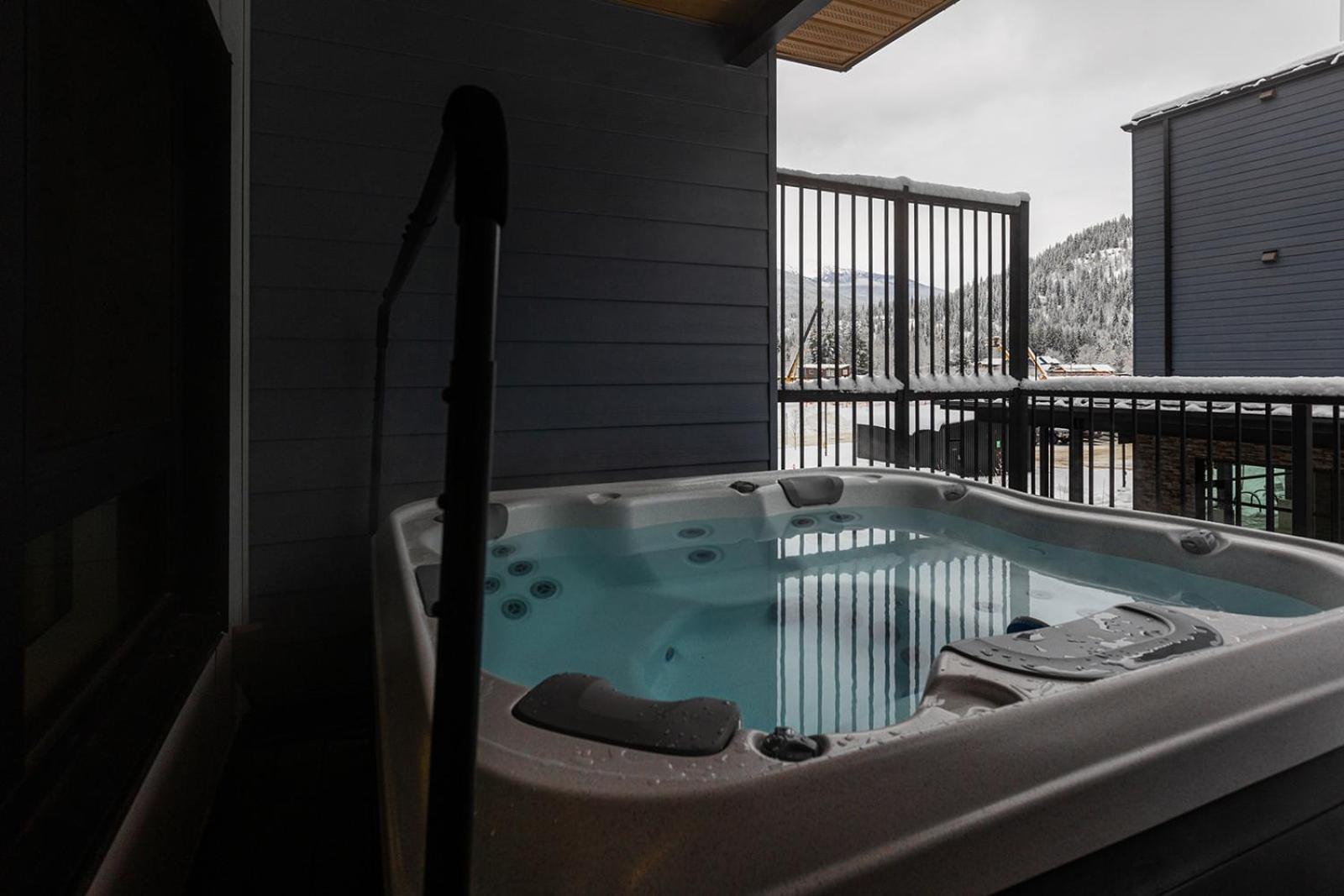 Tally Ho By Revelstoke Vacations Екстер'єр фото