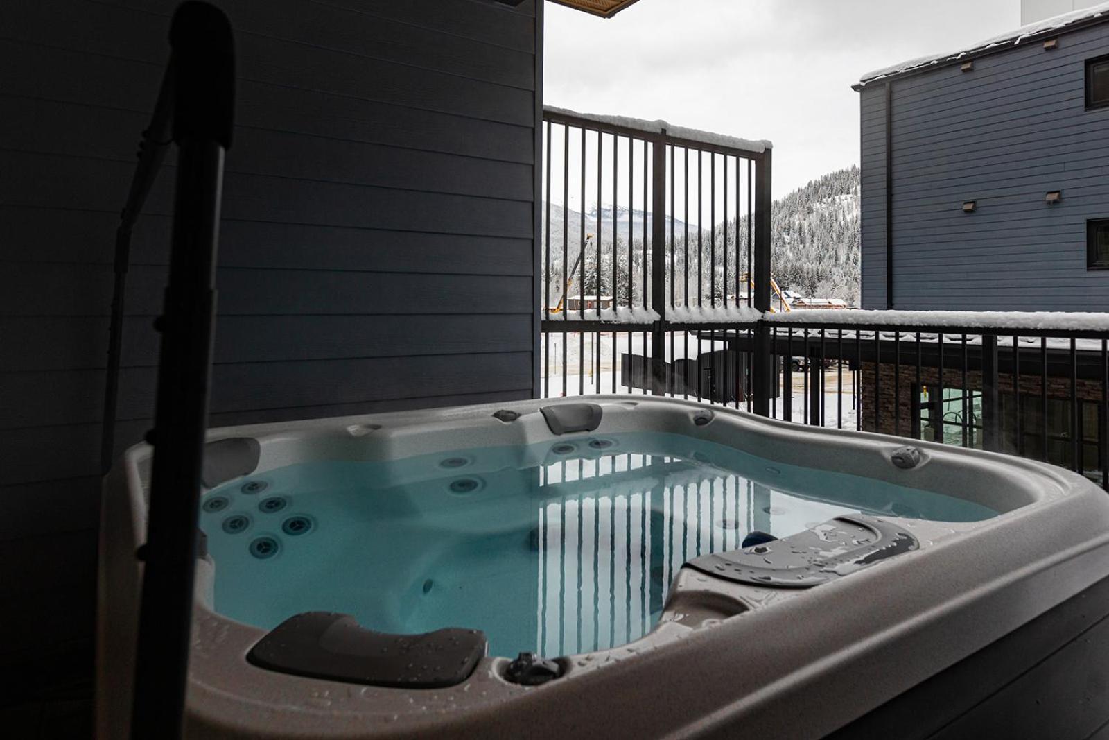 Tally Ho By Revelstoke Vacations Екстер'єр фото